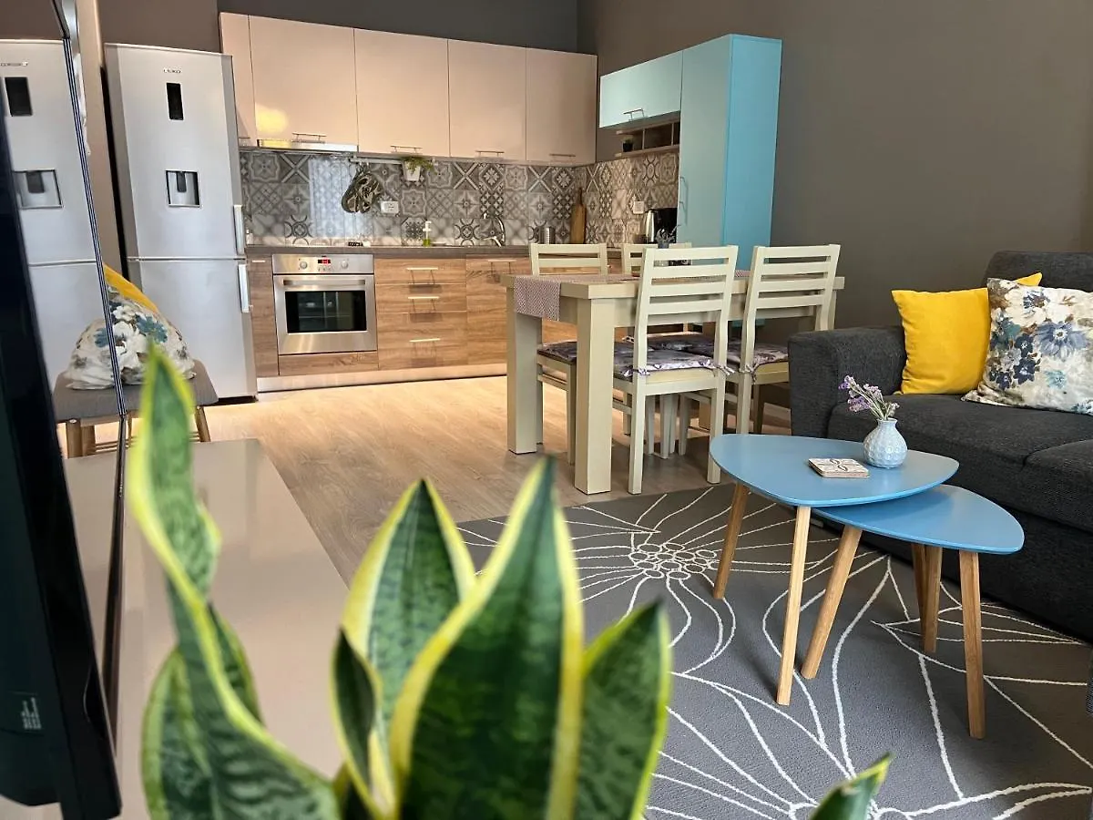 Alpha Auriga Quiet Apartment Тирана