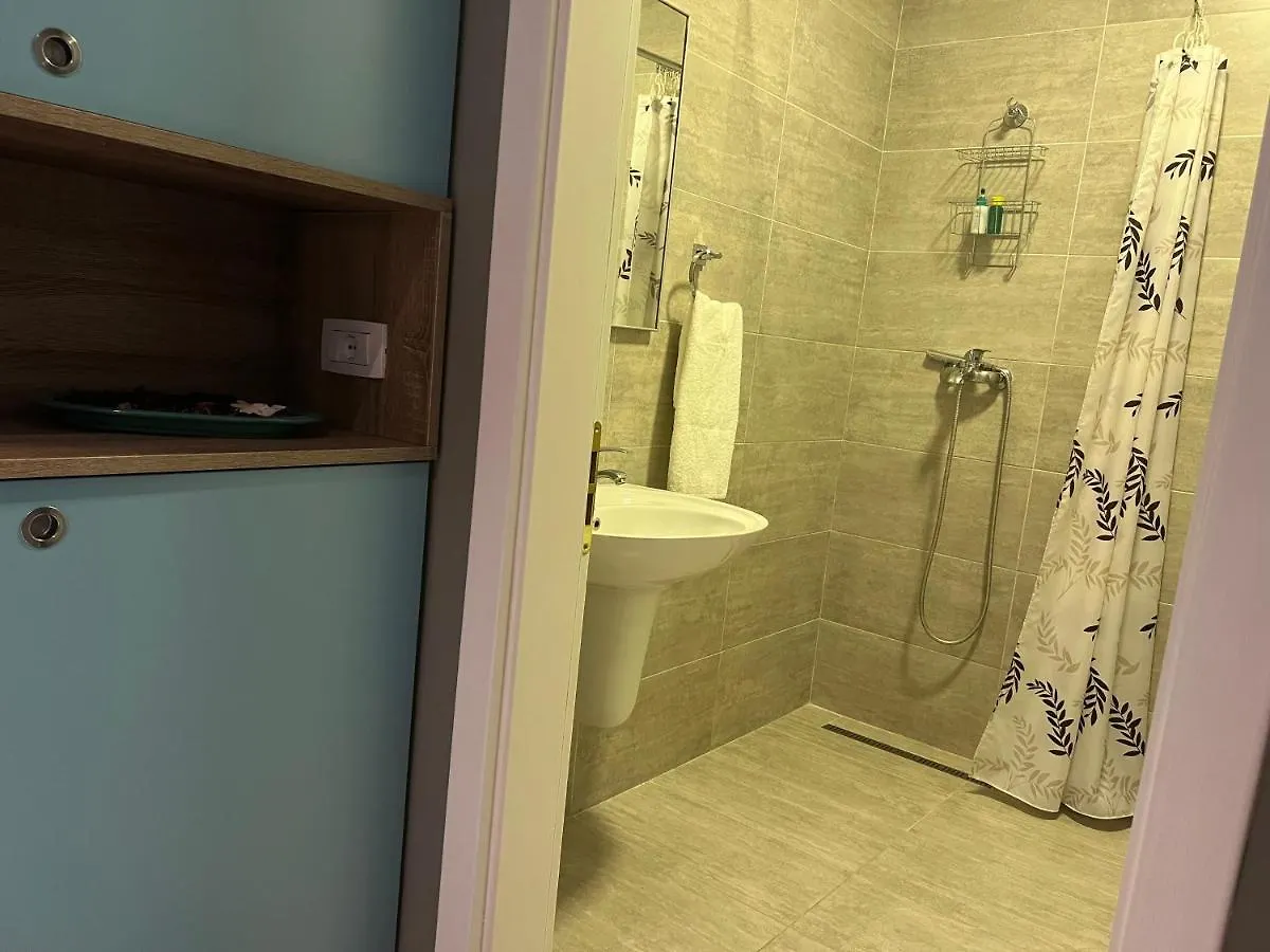 Alpha Auriga Quiet Apartment Тирана